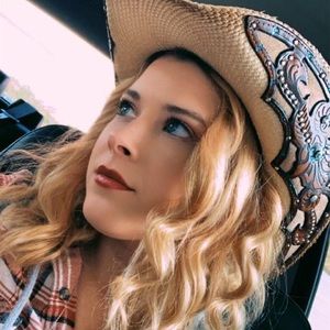 Meet your Posher, Antoinette